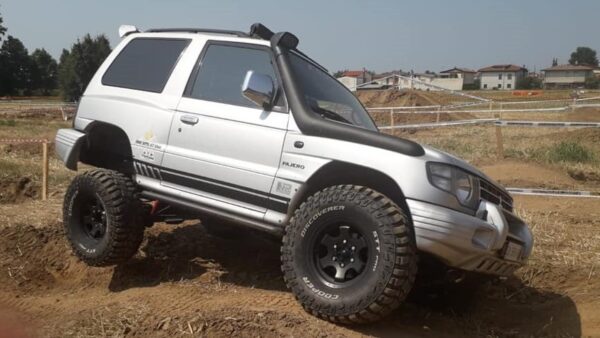 Snorkel Pajero V20 Target