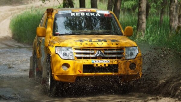 Snorkel Pajero V80